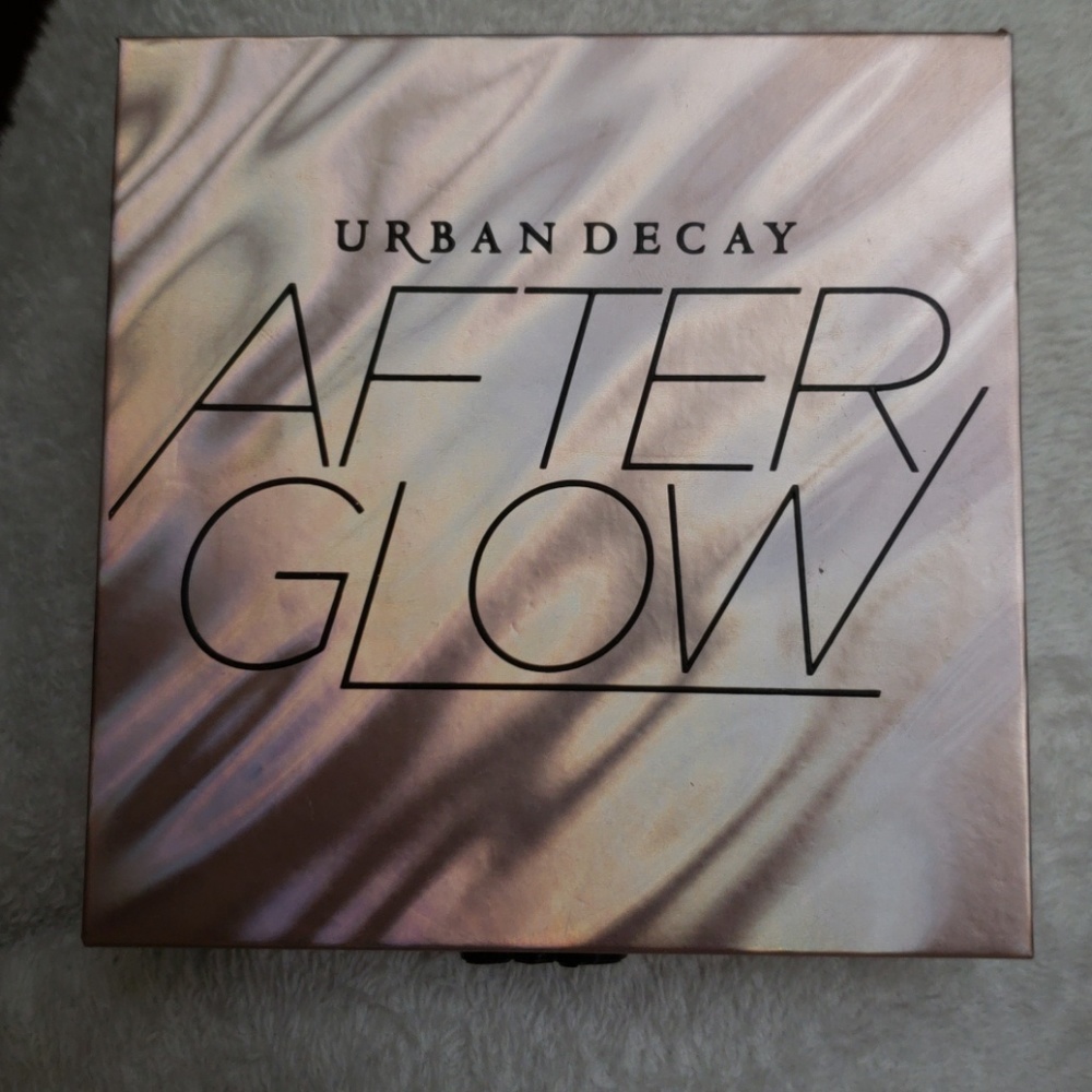 Urban Decay  "After Glow" Highlight